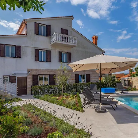 아파트 1 Bedroom Stunning In *