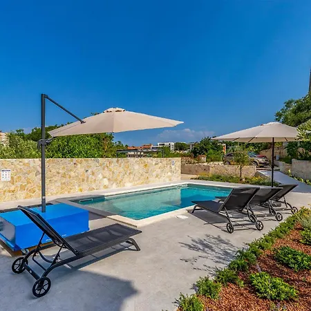 1 Bedroom Stunning In 메덜린