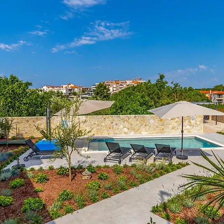 1 Bedroom Stunning In * 메덜린