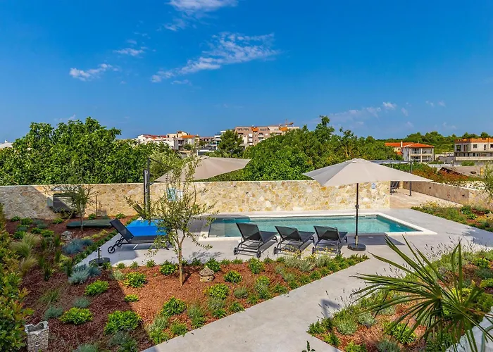 1 Bedroom Stunning In * 메덜린