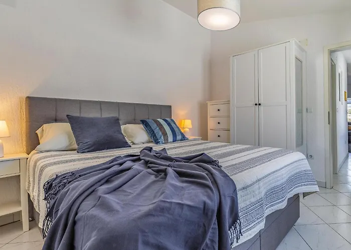 아파트 1 Bedroom Stunning In 메덜린