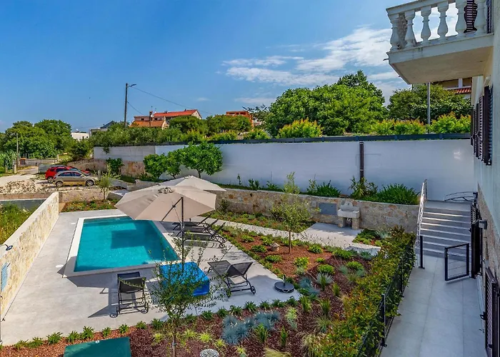 1 Bedroom Stunning In